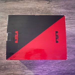 Lebron XI Nike shoes